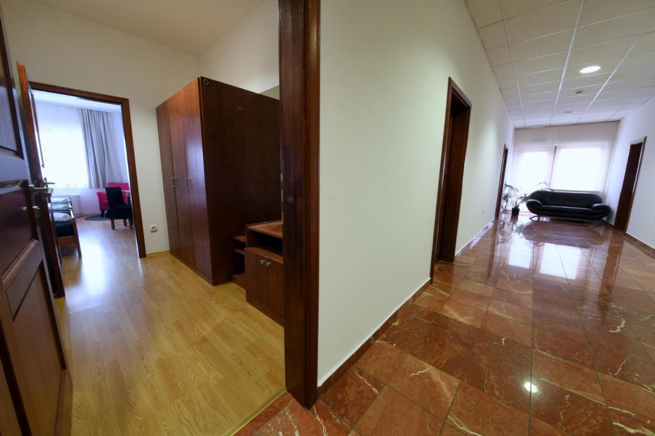 Apartments & Rooms Krizevci ภายนอก รูปภาพ