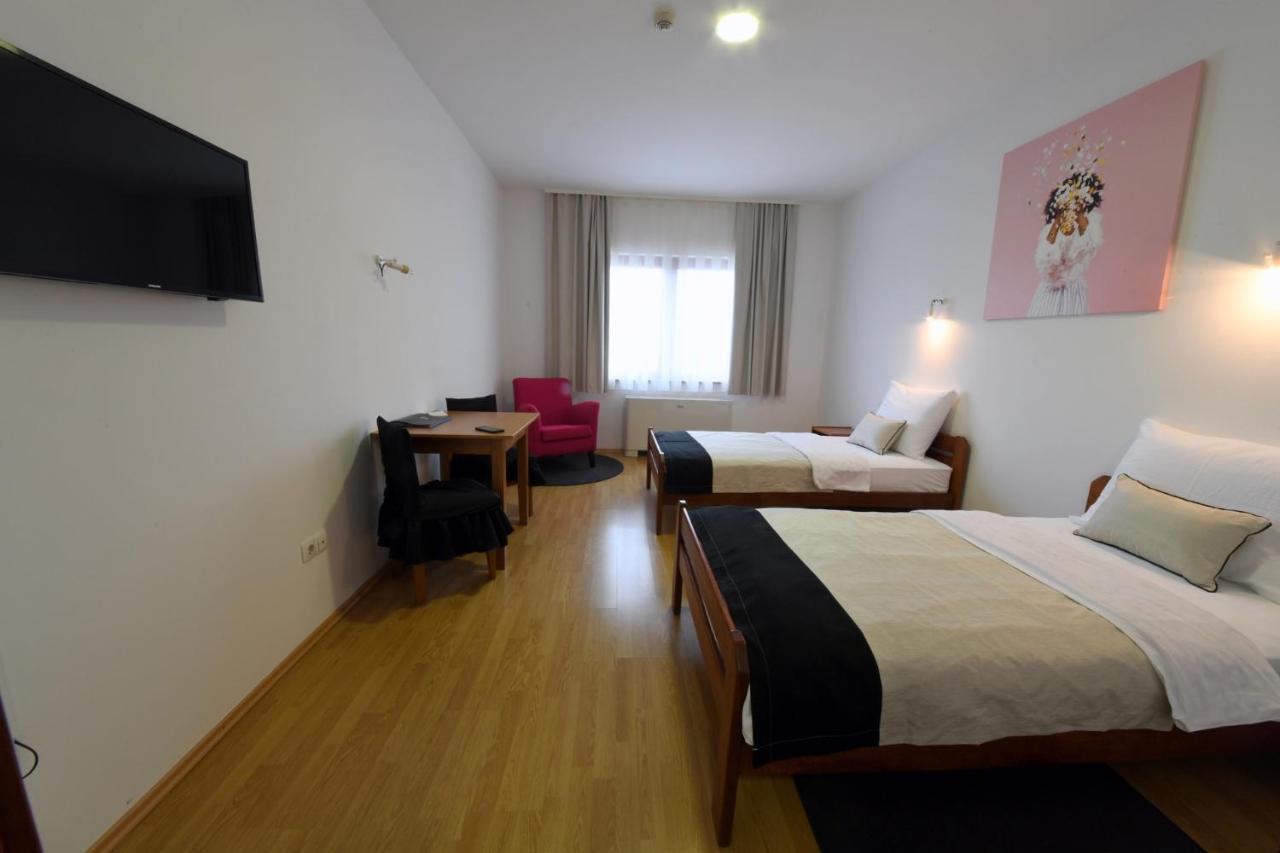 Apartments & Rooms Krizevci ภายนอก รูปภาพ