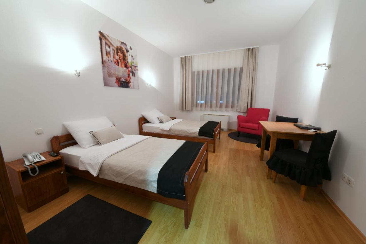 Apartments & Rooms Krizevci ภายนอก รูปภาพ